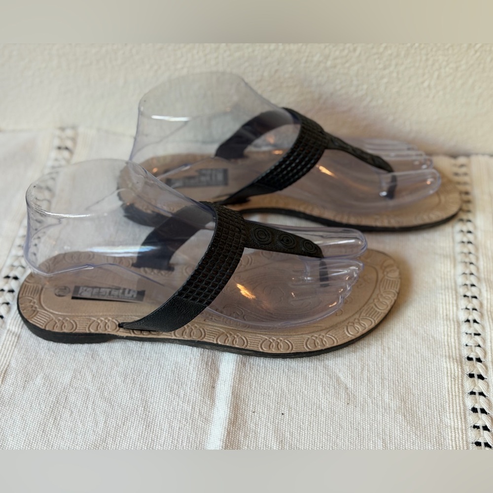 Black flip flop Women Sandals size 10